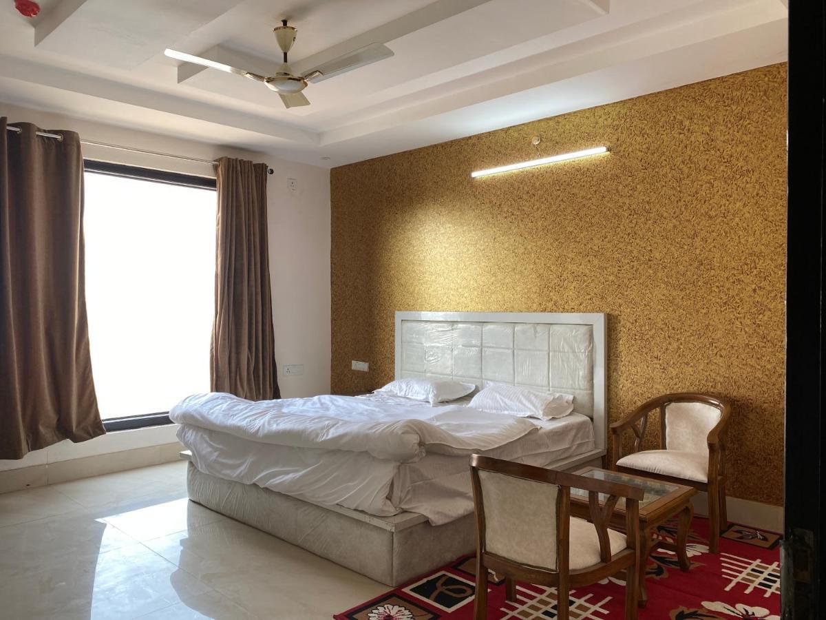 S.R Plaza Hotel Khurja Eksteriør billede