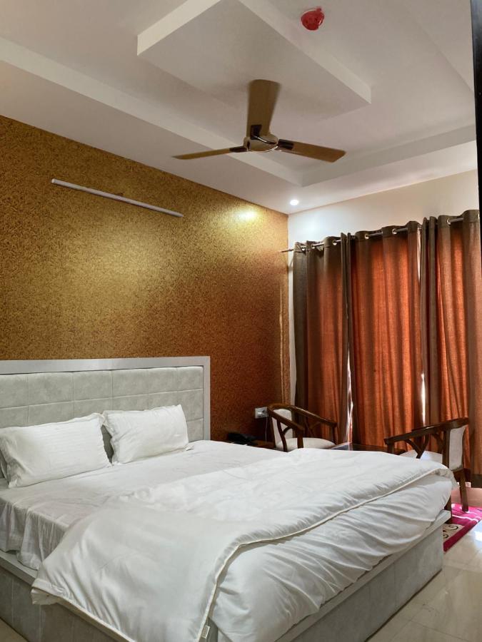 S.R Plaza Hotel Khurja Eksteriør billede
